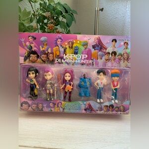 K-pop demon hunters figurine set